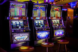 aksara4d baru app home screen showing slot tournaments and sportsbook markets